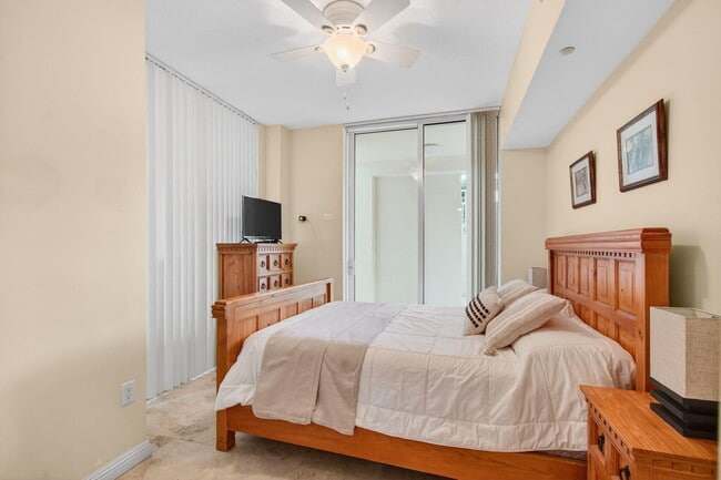 Building Photo - 3700 S Ocean Blvd