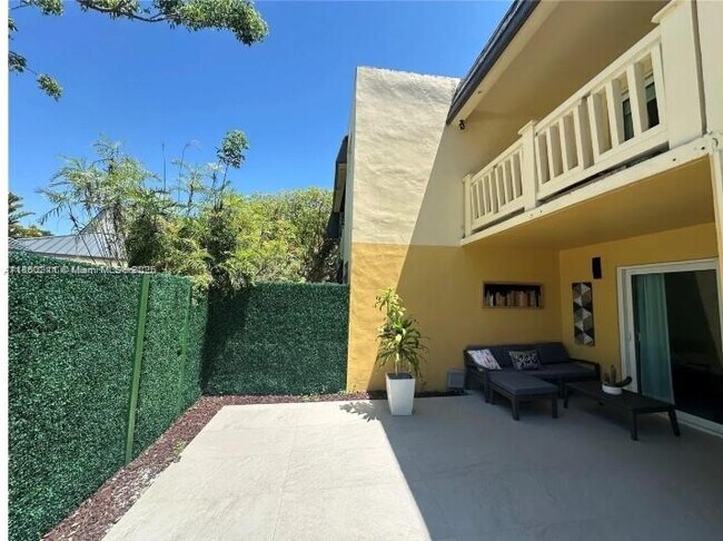 Building Photo - 8443 SW 137th Ave