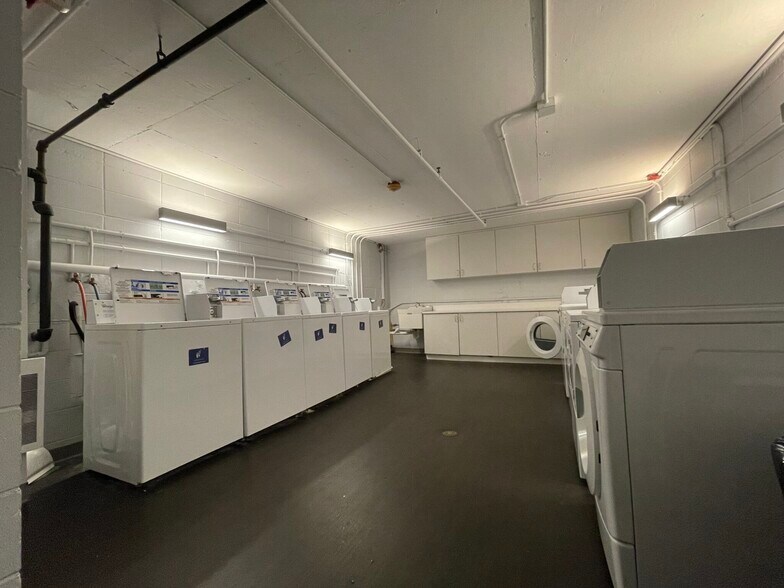 Building Photo - 41 Marion St