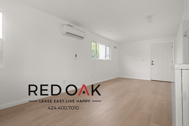 Building Photo - One Bedroom With Tons of Natural Lights, S...