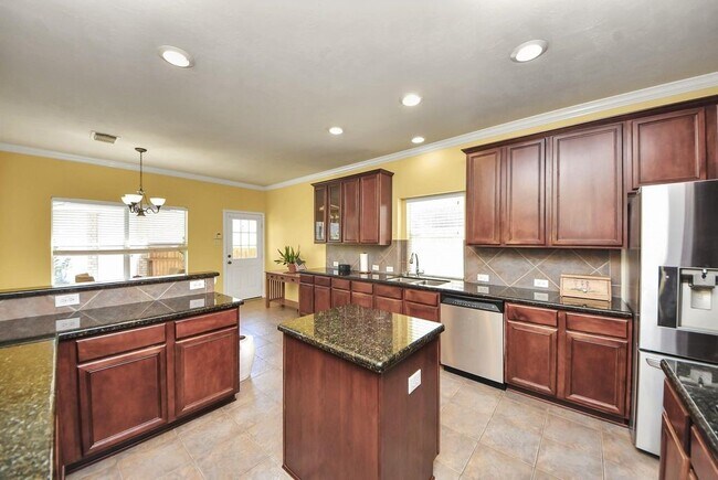 Building Photo - 12815 Dadebrook Ct