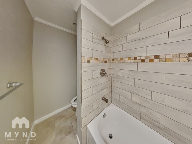 Building Photo - 5033 Amhurst Ln