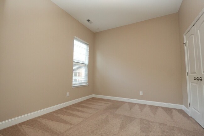 Building Photo - Bright 5BR w/ Island Kitchen,  Loft & 2-Car Garage in Mooresville