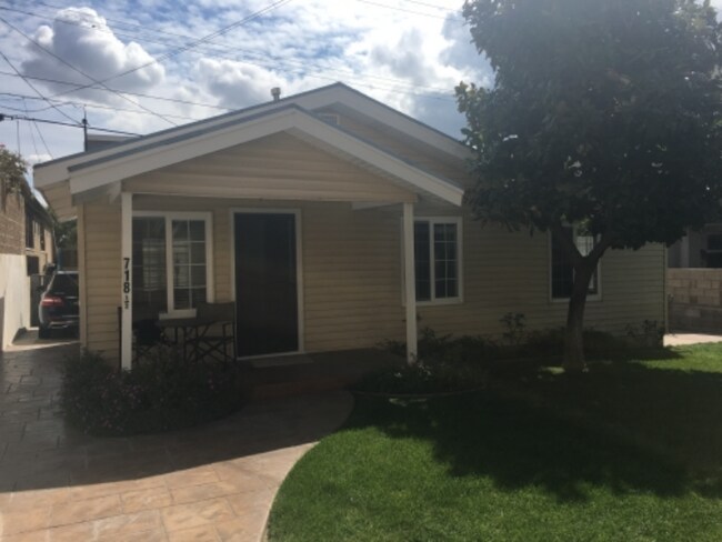 Primary Photo - 718 1/2 E San Jose Ave