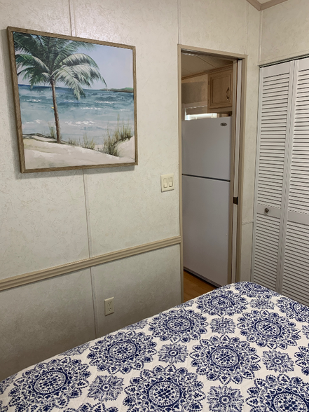 Building Photo - 2580 NE Indian River Dr