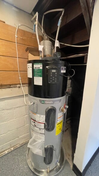 Building Photo - 308 9th St