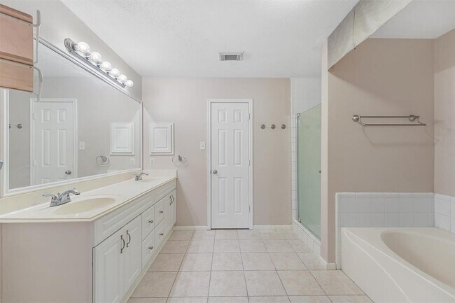 Building Photo - 26893 Palace Pines Dr