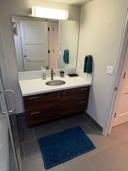 Bathroom - 535 W Thomas Rd