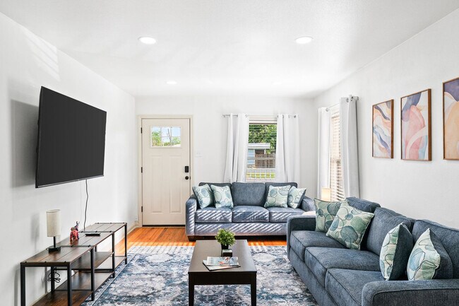 Building Photo - 406 Robert Dr