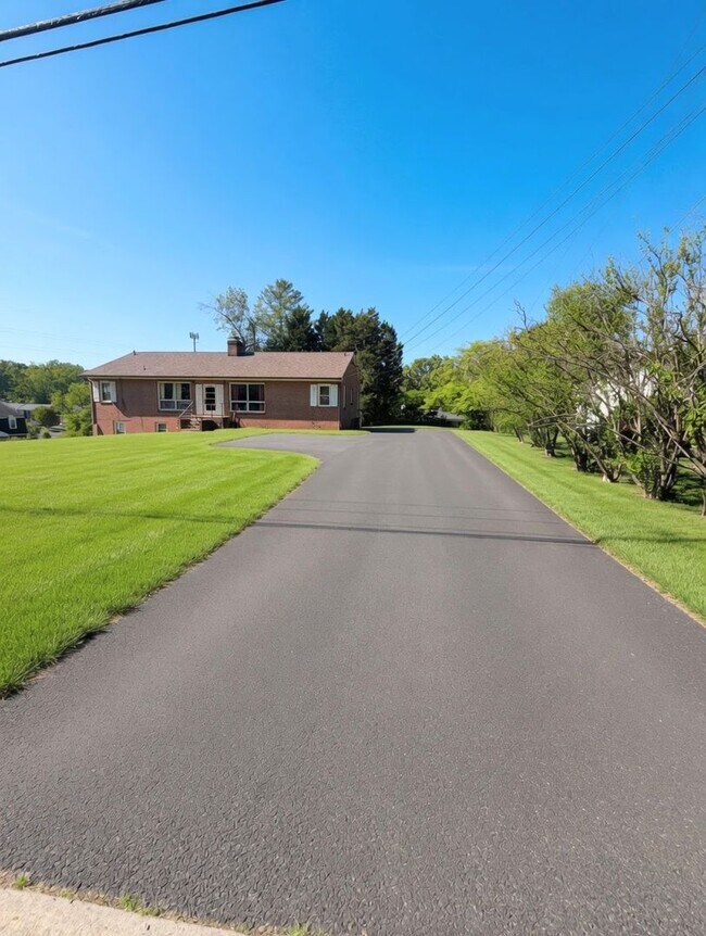 Building Photo - 4801 Boonsboro Rd