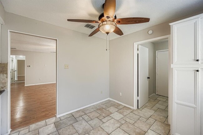 Building Photo - 1415 Lance Way