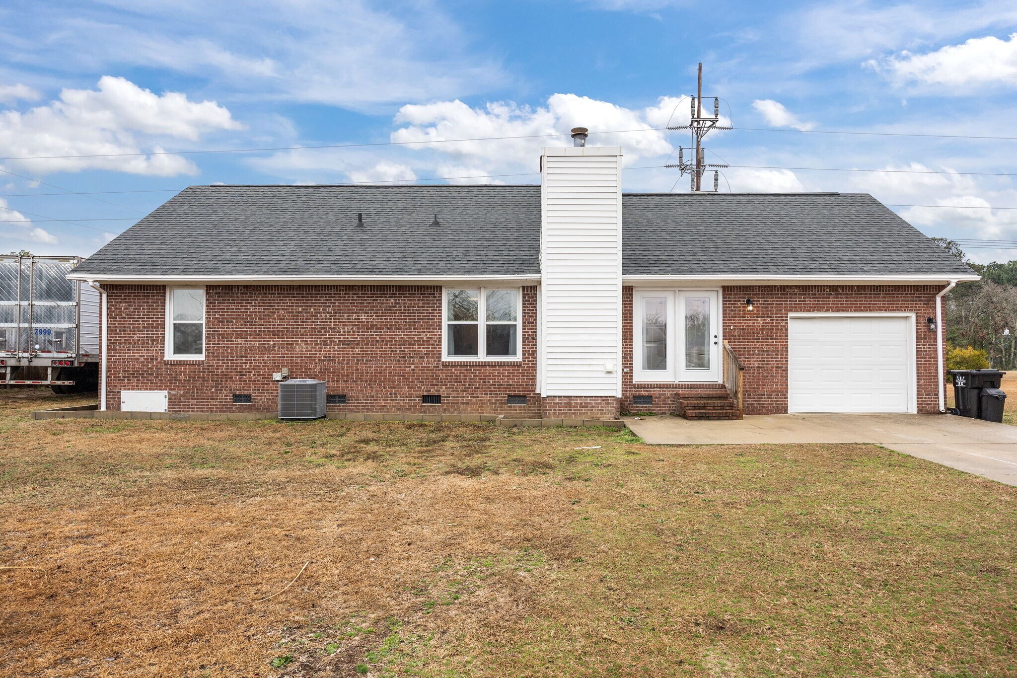 Building Photo - 38 Hallmark Dr