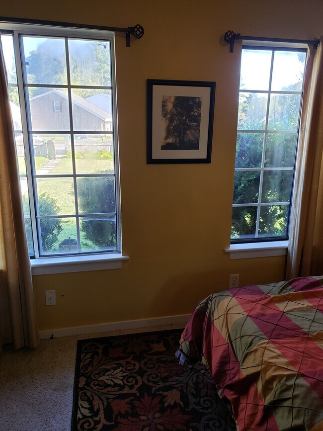 Downstairs Bedroom - 536 Lanier Crescent