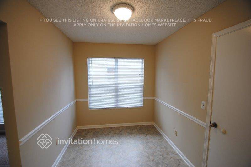 Building Photo - 3846 English Colony Dr S