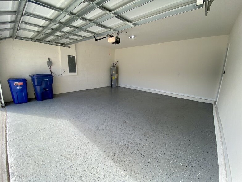 Building Photo - 33367 Apricot Tree Ct