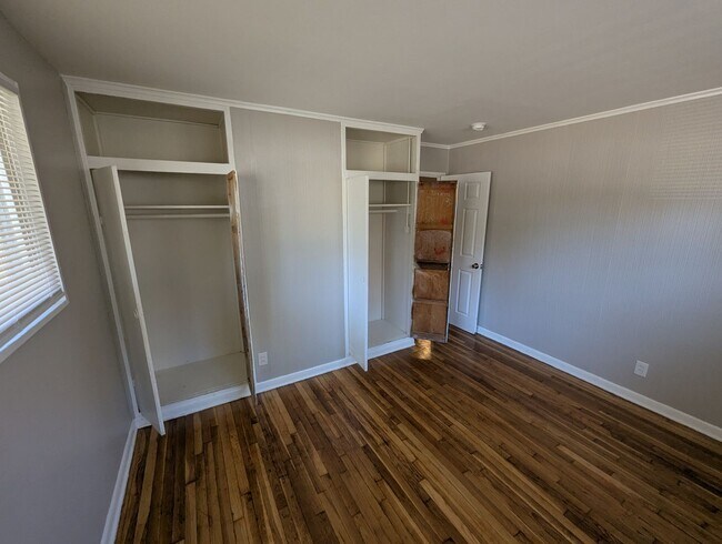 Building Photo - Lawnview Vista