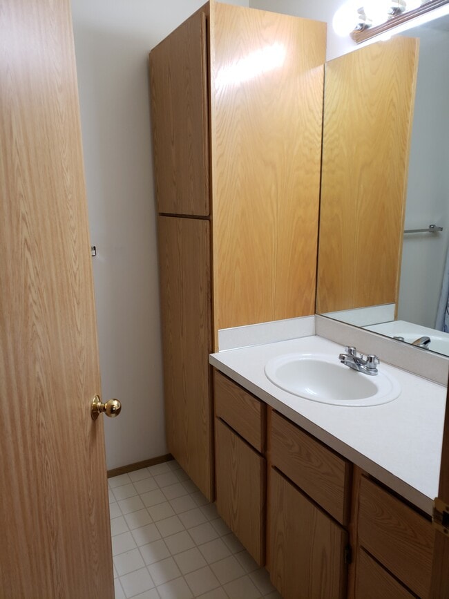 Master Bath - 3607 Michelle Ln