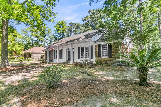 Building Photo - Move-In Ready Home in a Prime Summerville ...