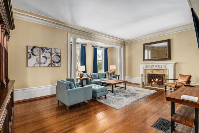 Building Photo - 5135 Ellsworth Ave