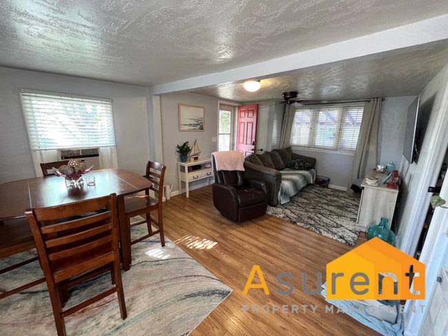 Building Photo - Beautiful Single-Level Home Located in the...