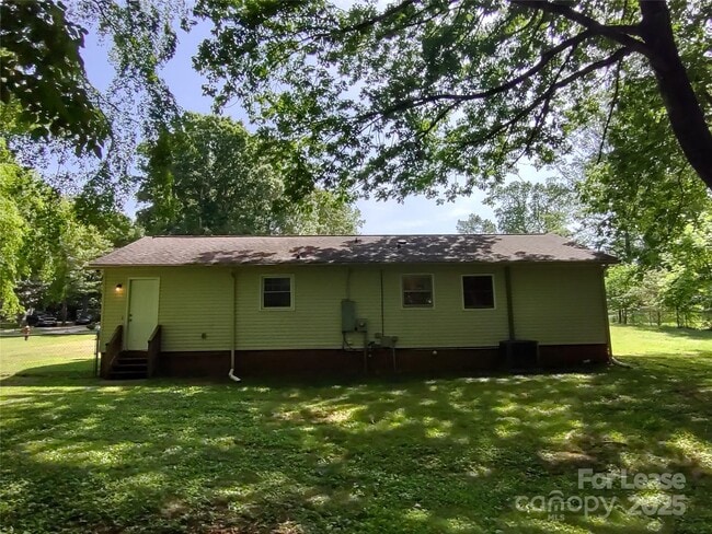 Primary Photo - 710 Sharon Dr