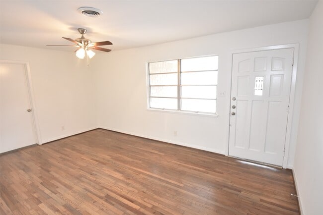 Building Photo - 9630 Truscon Dr