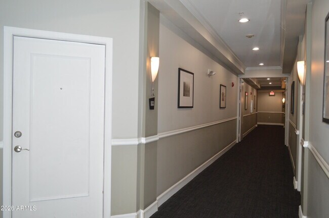 Building Photo - 1701 E Colter St
