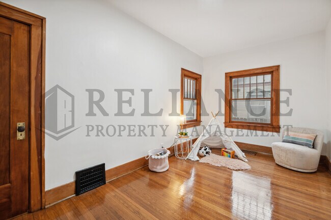Building Photo - 236 N Holyoke St