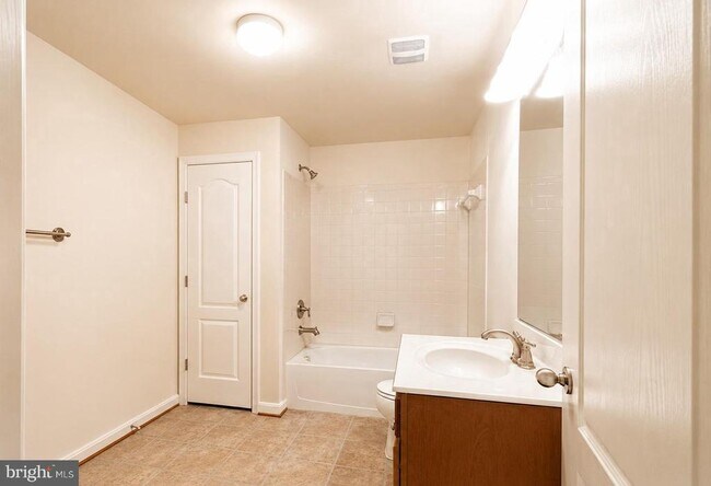 Building Photo - 15329 Colonel Tansill Ct