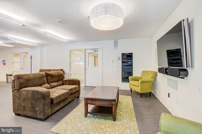 Building Photo - 5410 Connecticut Ave NW