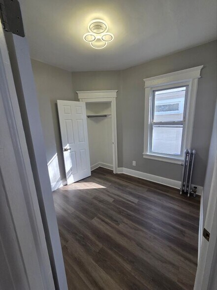 Building Photo - 47 Edgar St