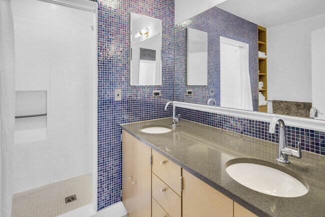 Building Photo - Downtown Anchorage Two Bedroom Two Bath wi...