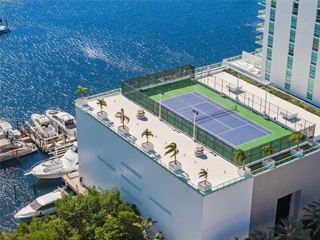 Building Photo - 400 Sunny Isles Blvd