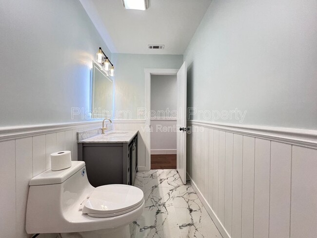 Building Photo - 1331 Buttercup Ct