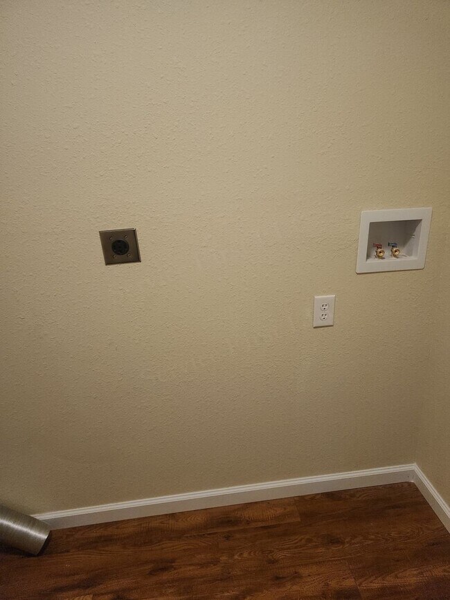 Building Photo - Table Rock Apartments