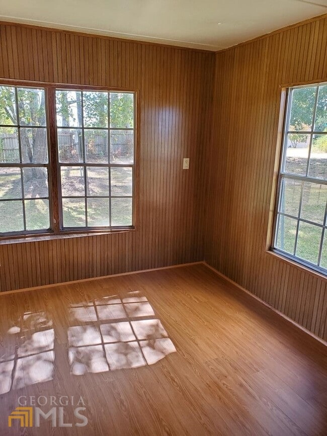 Building Photo - 641 Waterworks Rd