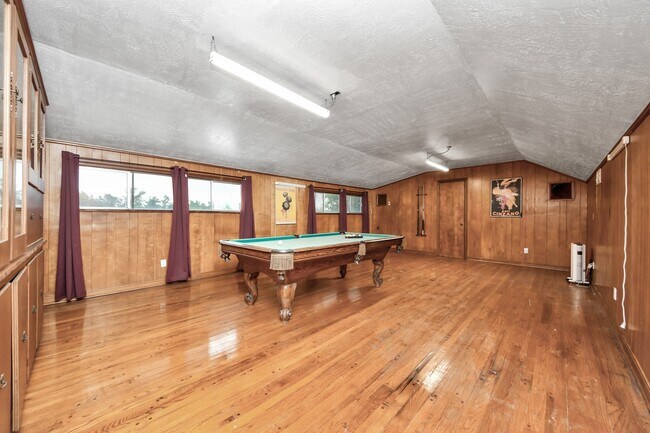 Building Photo - 5001 Glenhaven Dr