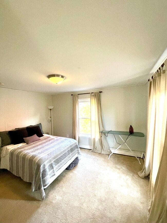 Building Photo - 8 Harris St