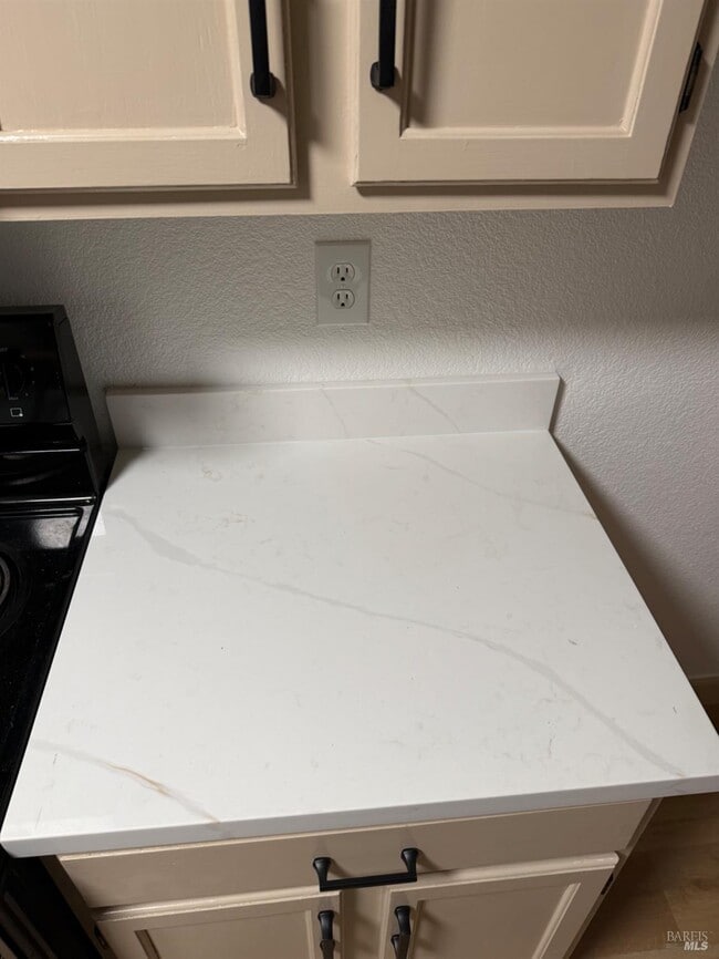 Building Photo - 136 Sea Crest Cir