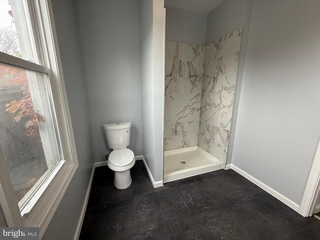 Building Photo - 1156 Franklin St