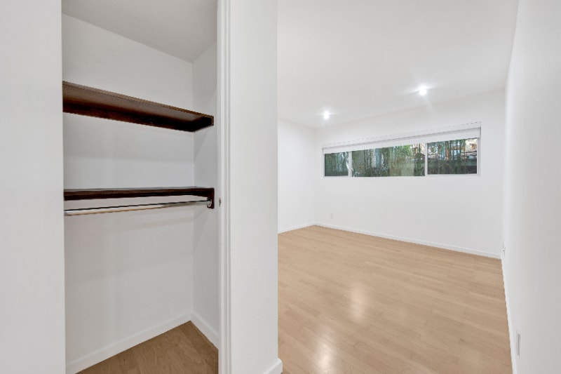 Building Photo - 1147 N Clark St