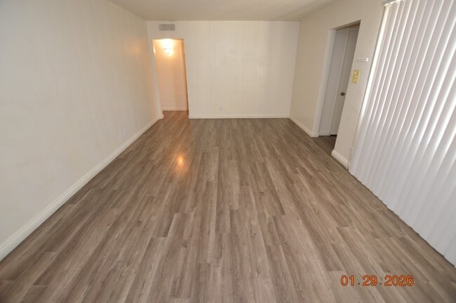 Building Photo - 716 Easy St