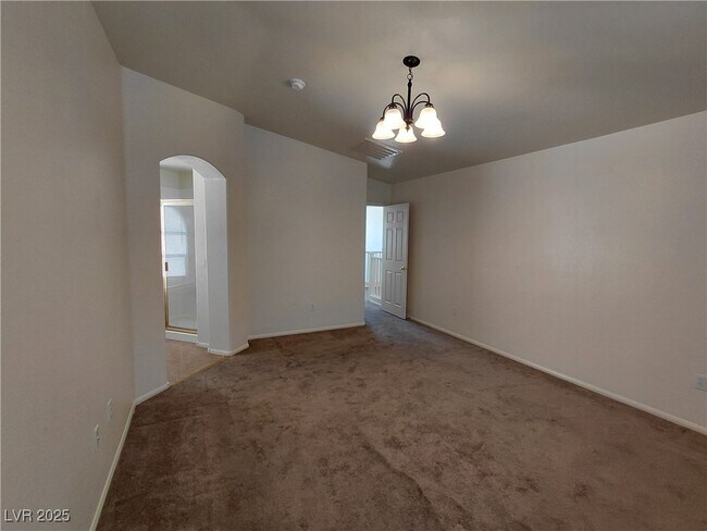 Building Photo - 452 Crocus Hill St