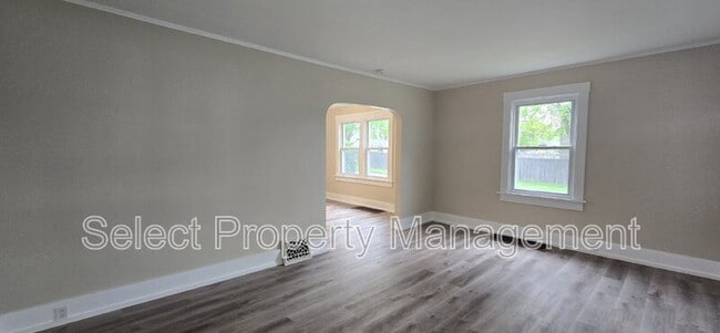 Building Photo - 702 Archer Ave