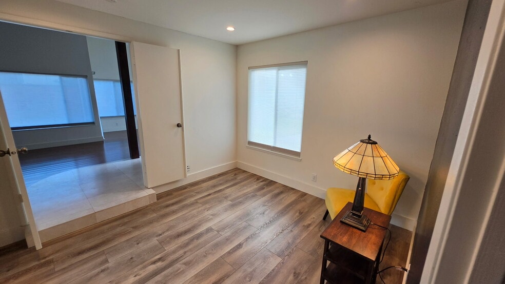 Office or 4th bedroom with closet. - 3078 Saddleback Ct