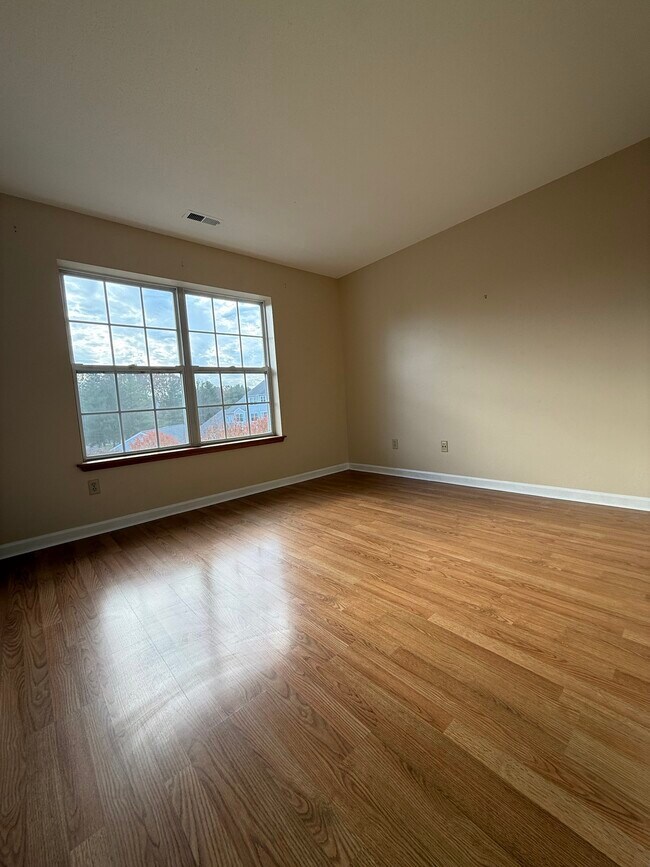 Building Photo - 504 Water Course Row