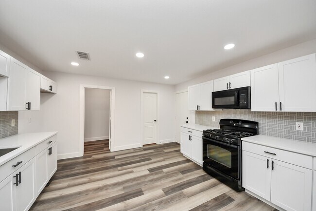 Building Photo - 7826 Maverick Trace Ln