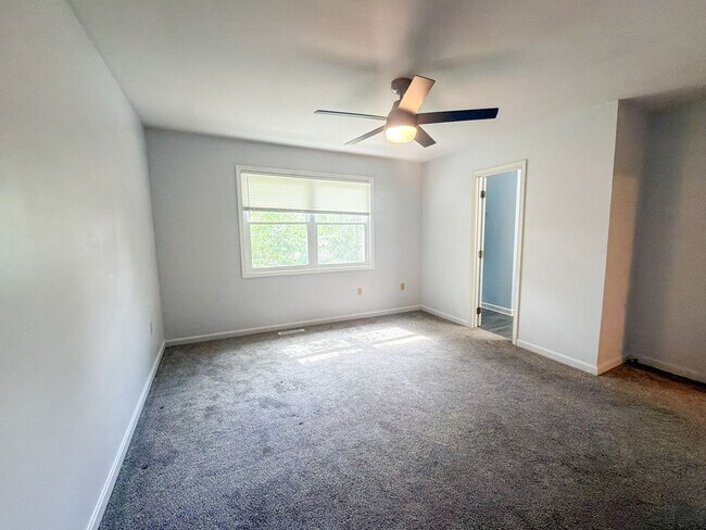 Building Photo - 1636 MacIntosh Way