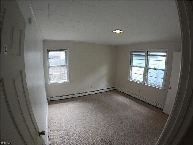 Building Photo - 1725 W 49th St