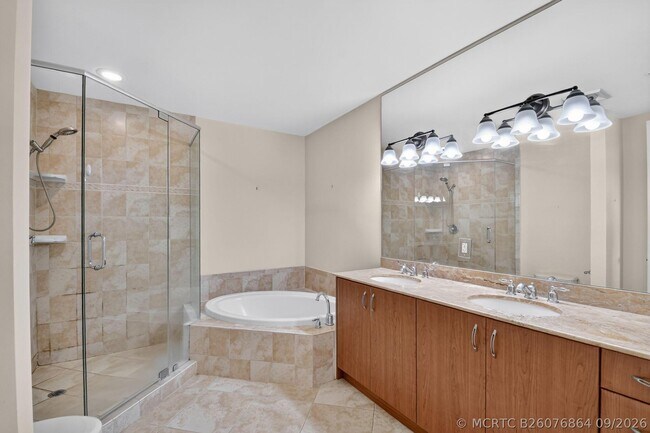 Building Photo - 403 S Sapodilla Ave